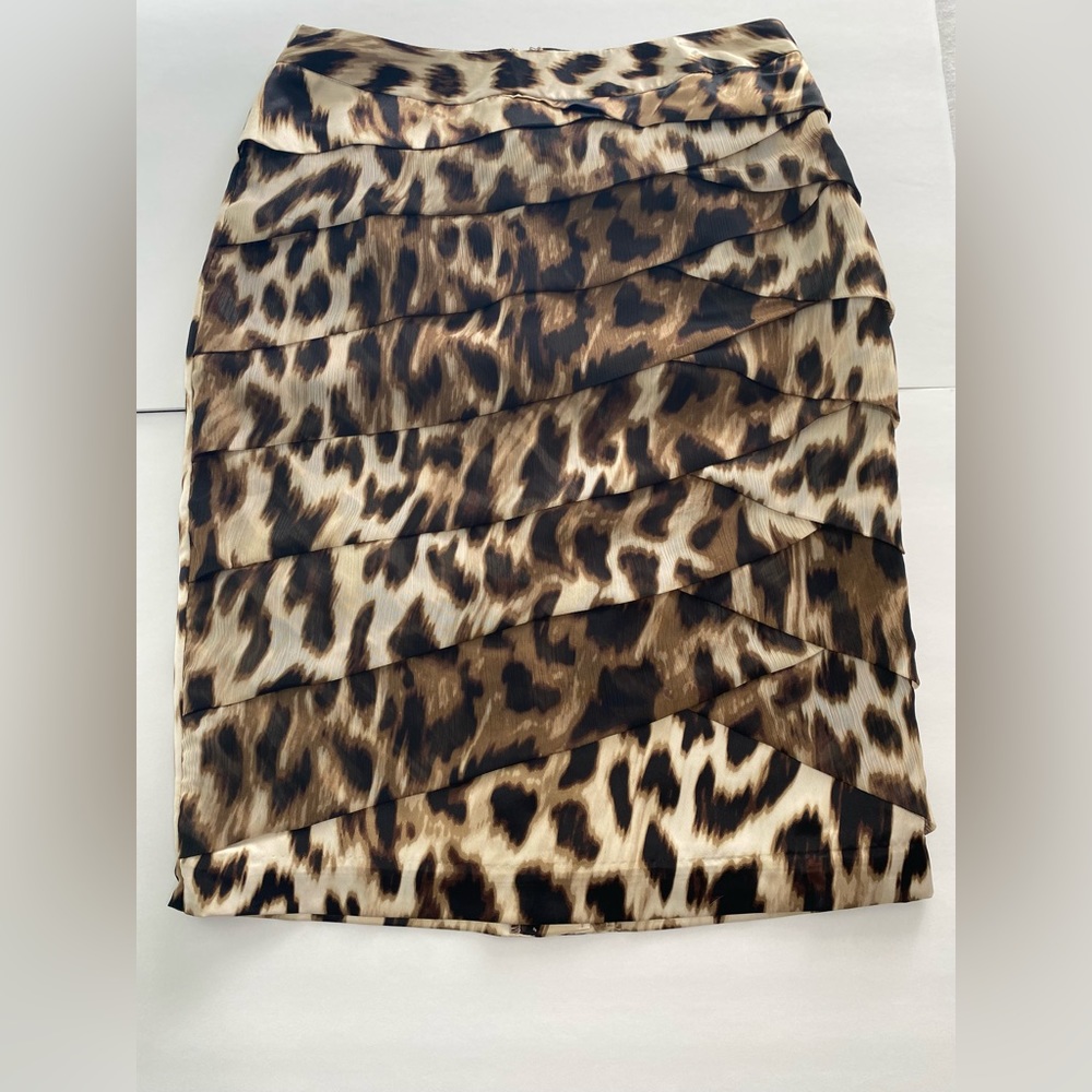 Worthington petite cheetah print skirt, size 4P, lightly used
